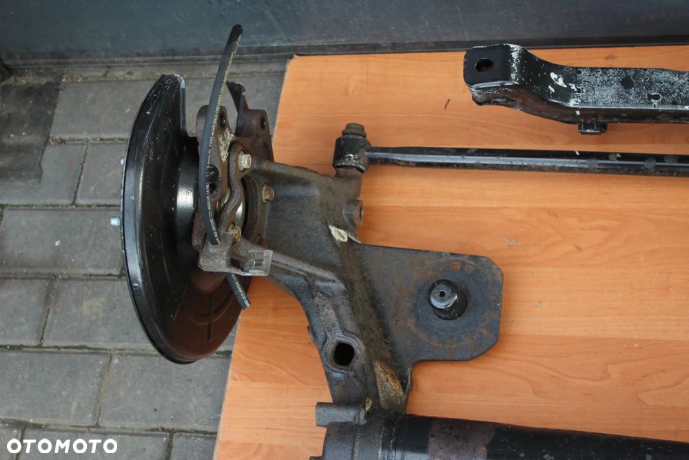 BELKA ZAWIESZENIA TYŁ TYLNA OPEL ZAFIRA C DIESEL 5X115 KOMPLETNA Z PIASTAMI - 7