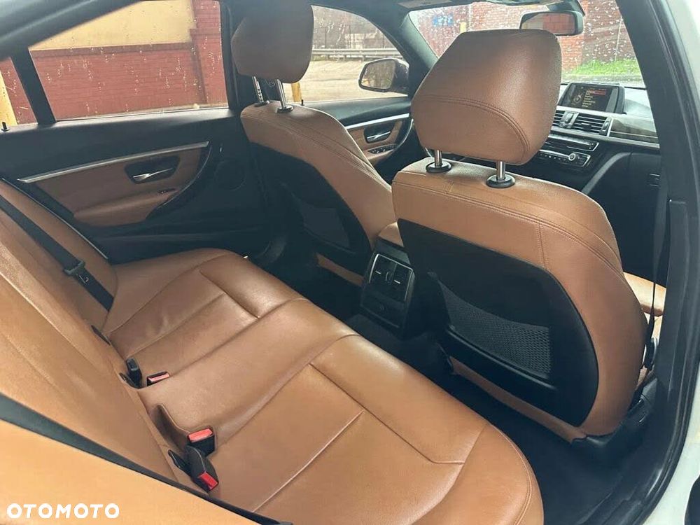 BMW Seria 3 330i - 14