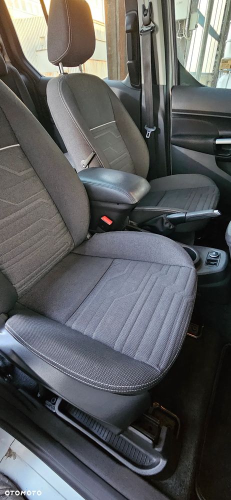 Ford Tourneo Connect Gr 1.5 TDCi Titanium - 10