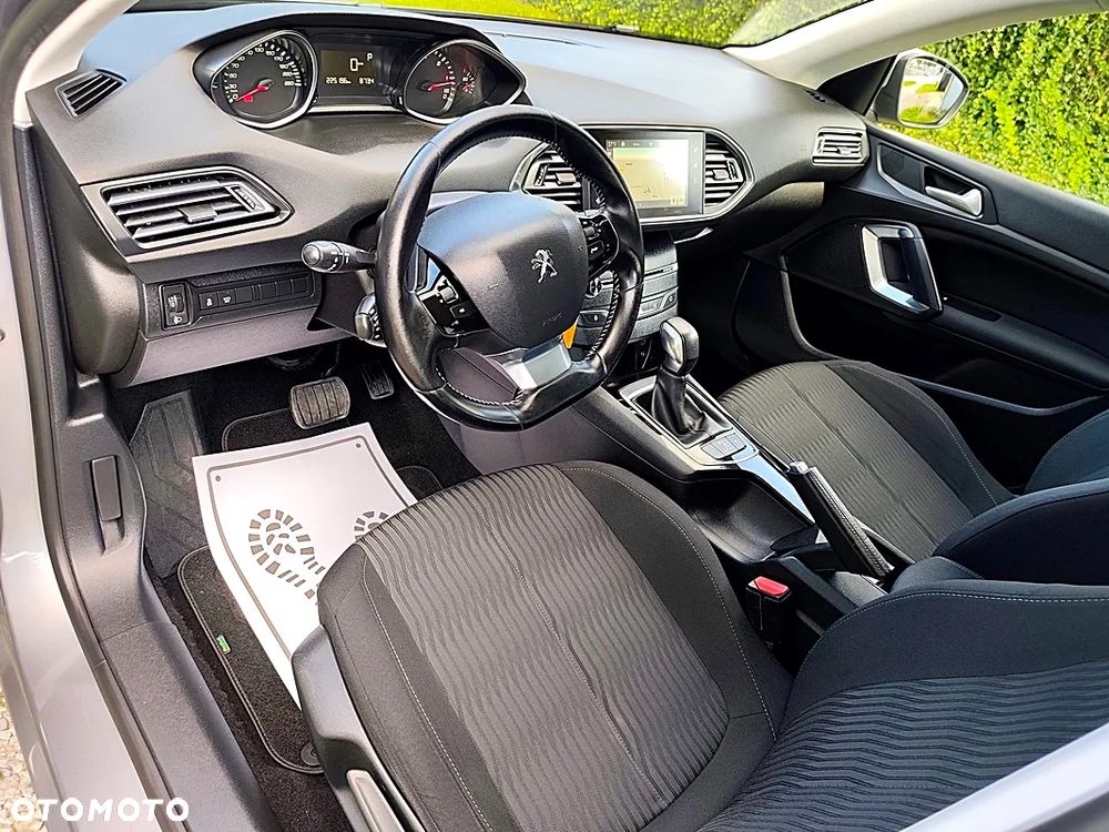Peugeot 308 1.6 BlueHDi Allure S&S EAT6 - 10