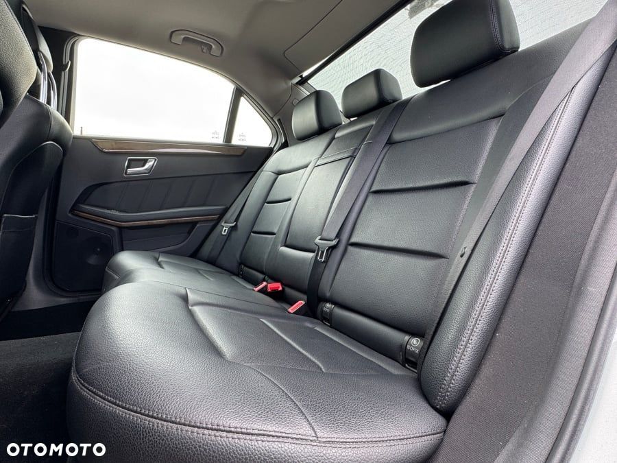 Mercedes-Benz Klasa E 350 4-Matic - 18