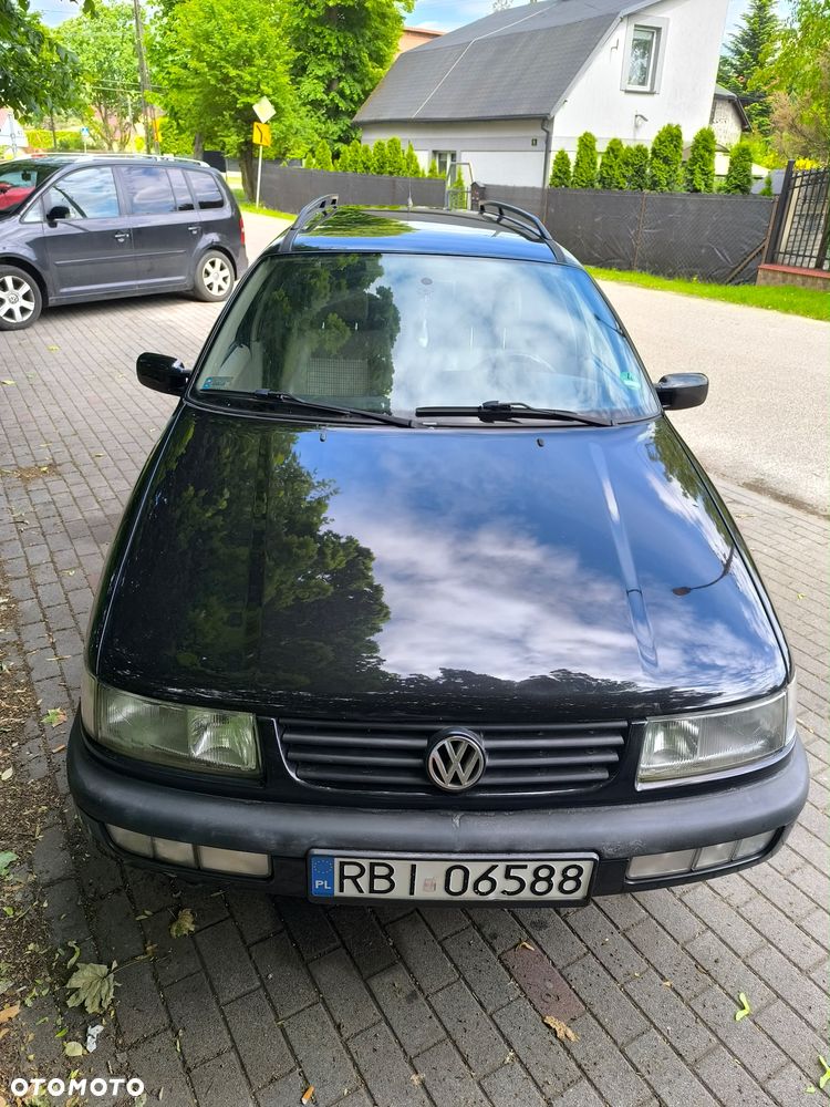 Volkswagen Passat 1.8 CL - 1