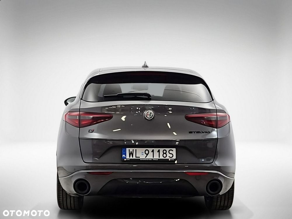 Alfa Romeo Stelvio 2.0 Turbo Veloce Q4 - 4