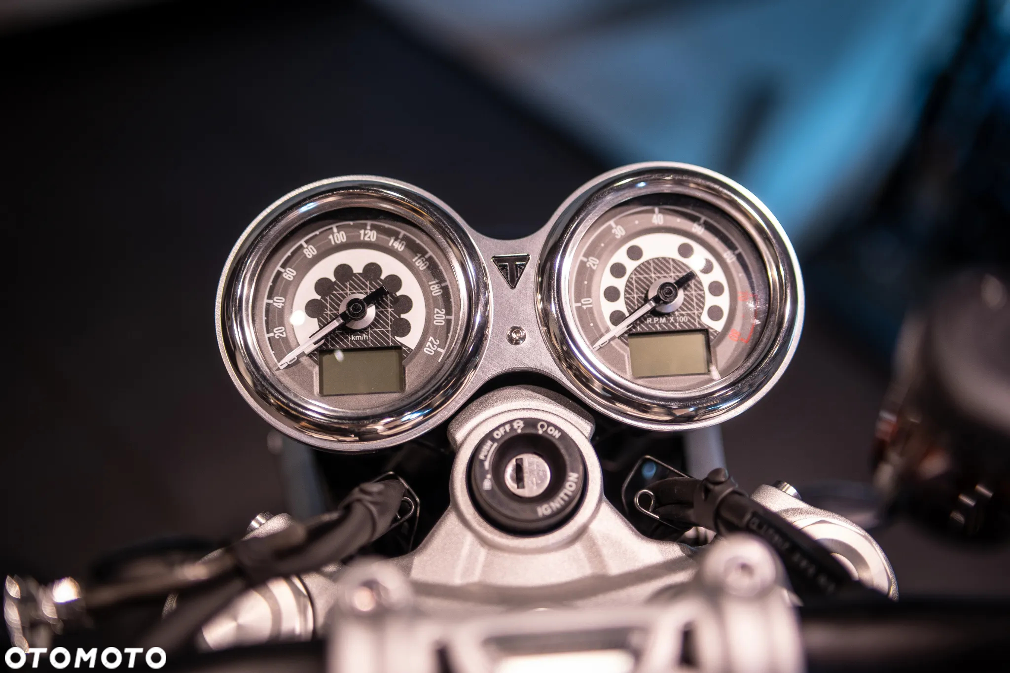 Triumph Speed Twin - 12