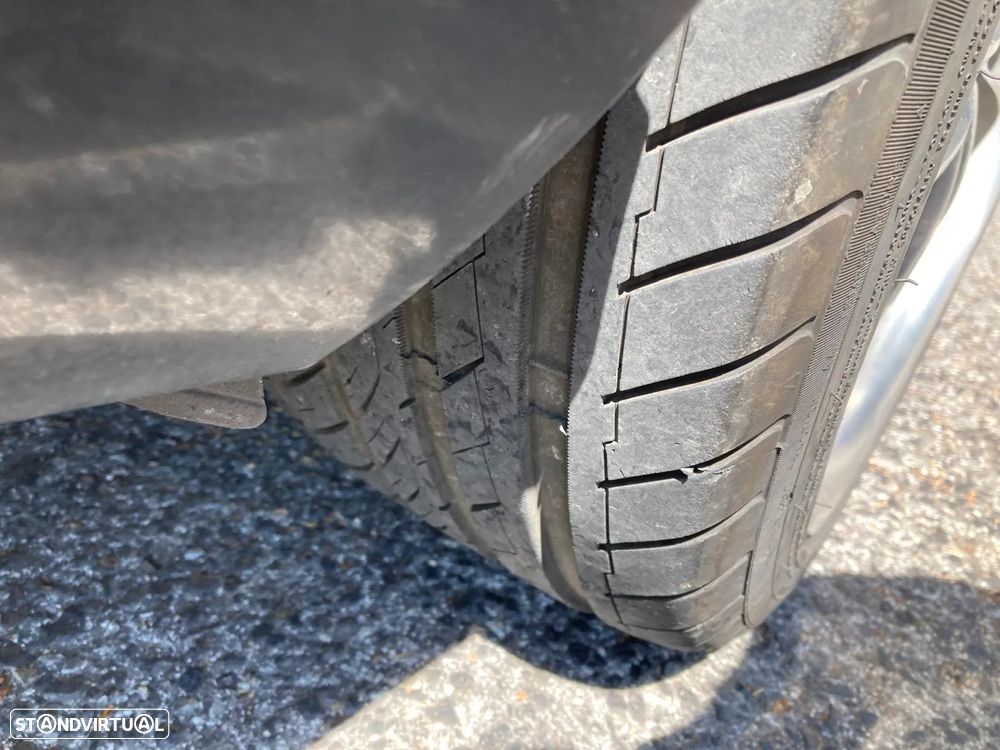 Mercedes-Benz E 200 CDi Avantgarde BE Auto. - 33