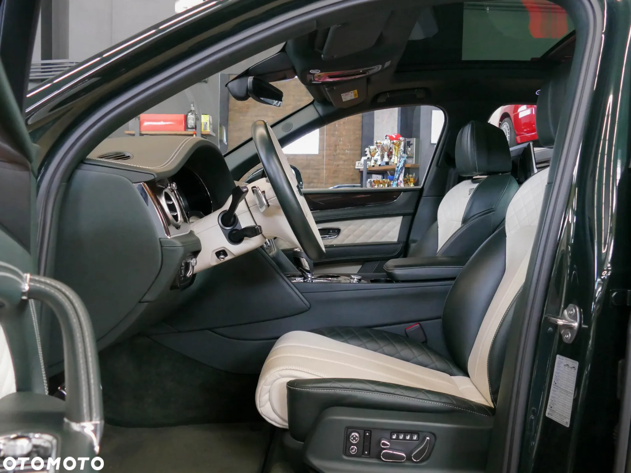 Bentley Bentayga W12 Mulliner - 8