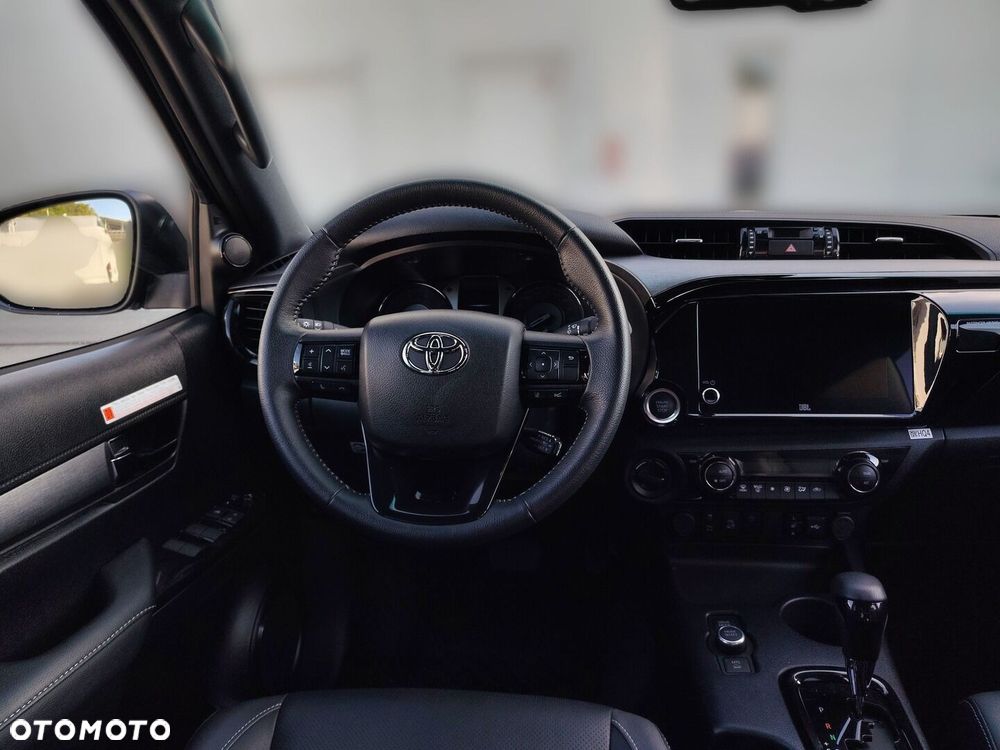 Toyota Hilux 2.8 D-4D mHEV Double Cab Invincible 4x4 - 11