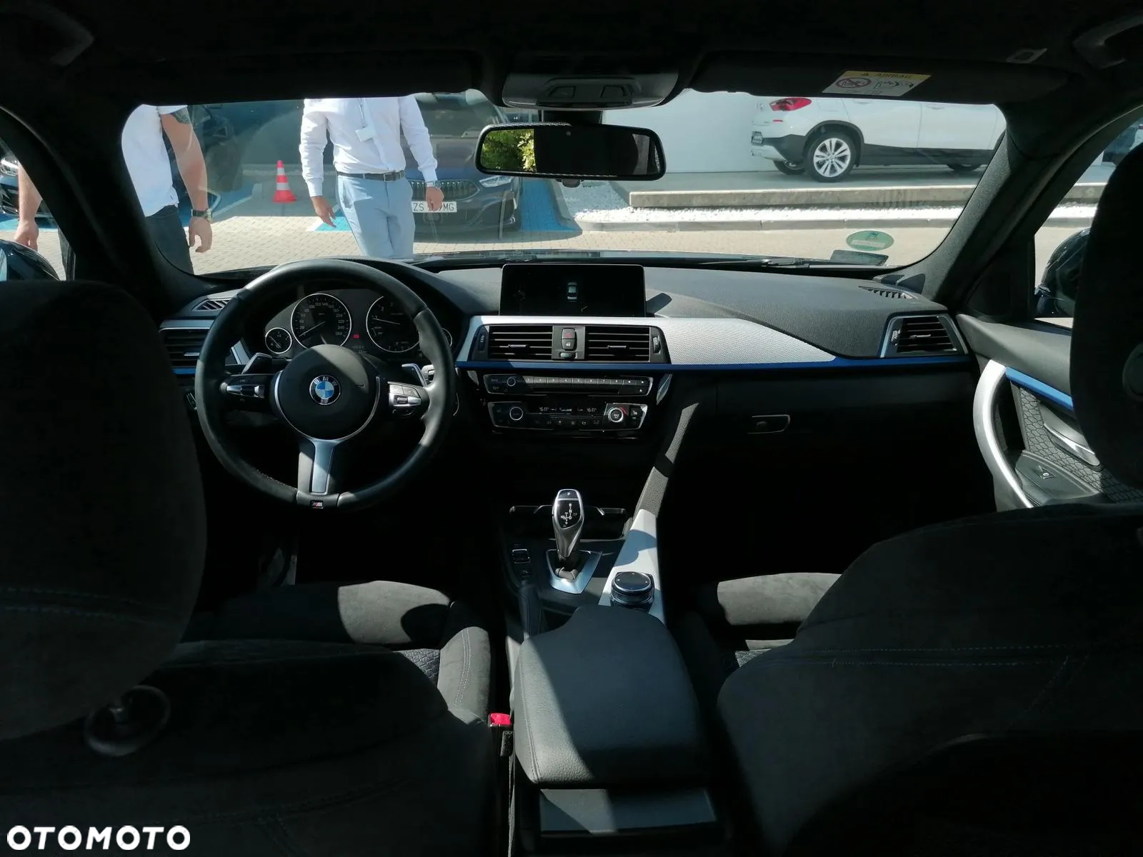 BMW Seria 3 330i xDrive - 11