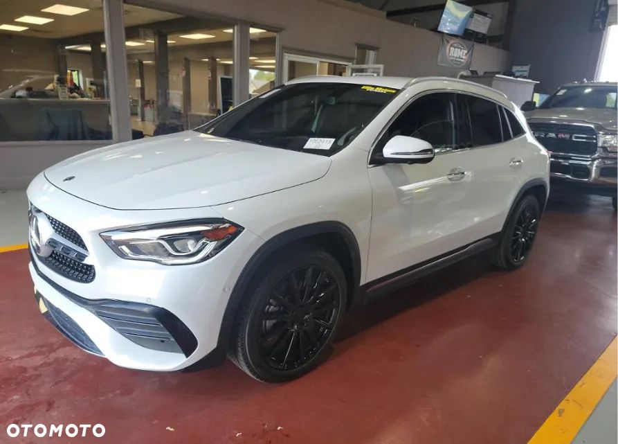 Mercedes-Benz GLA 250 4Matic 8G-DCT AMG Line - 1