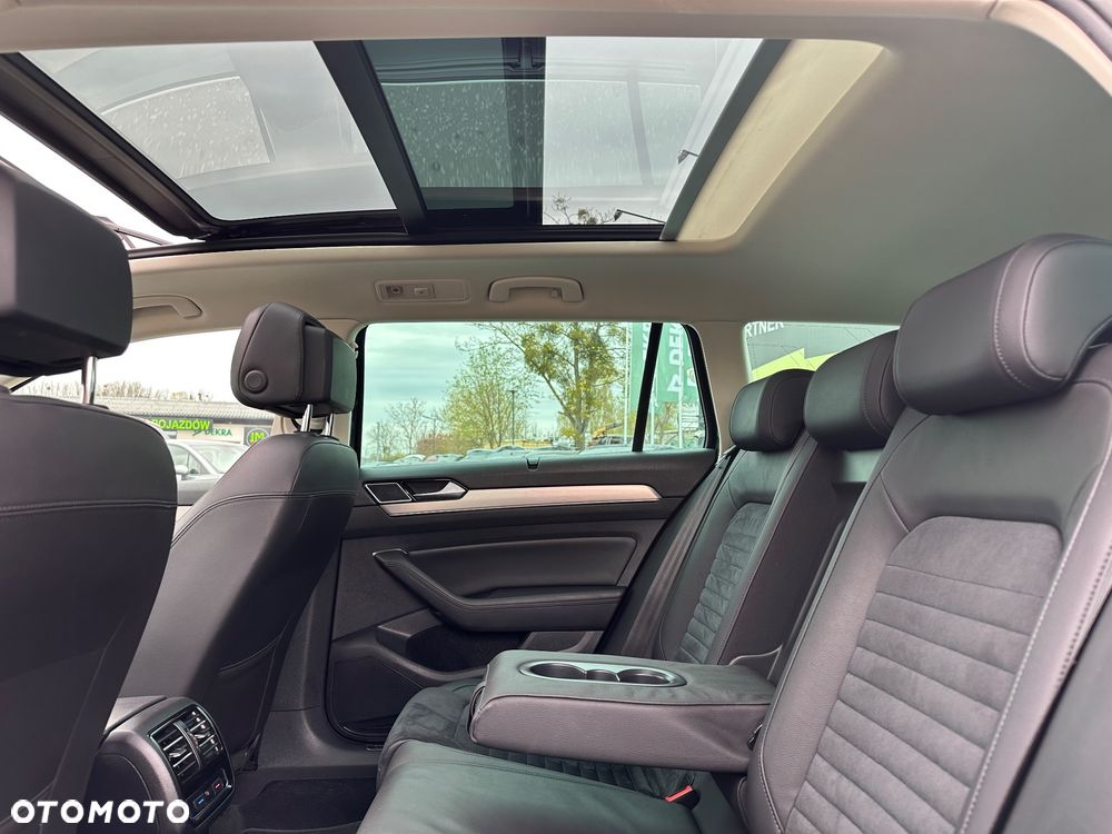 Volkswagen Passat 2.0 TDI SCR DSG Comfortline - 22