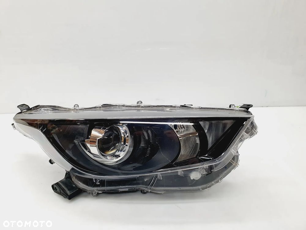 TOYOTA YARIS IV 4 19r+ LAMPA PRAWA PRZÓD KOITO K0-6 ORYGINAŁ EU!!! - 2