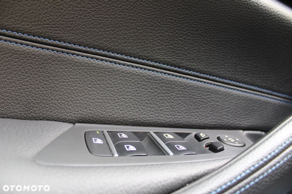 BMW Seria 5 520d M Sport Edition - 16