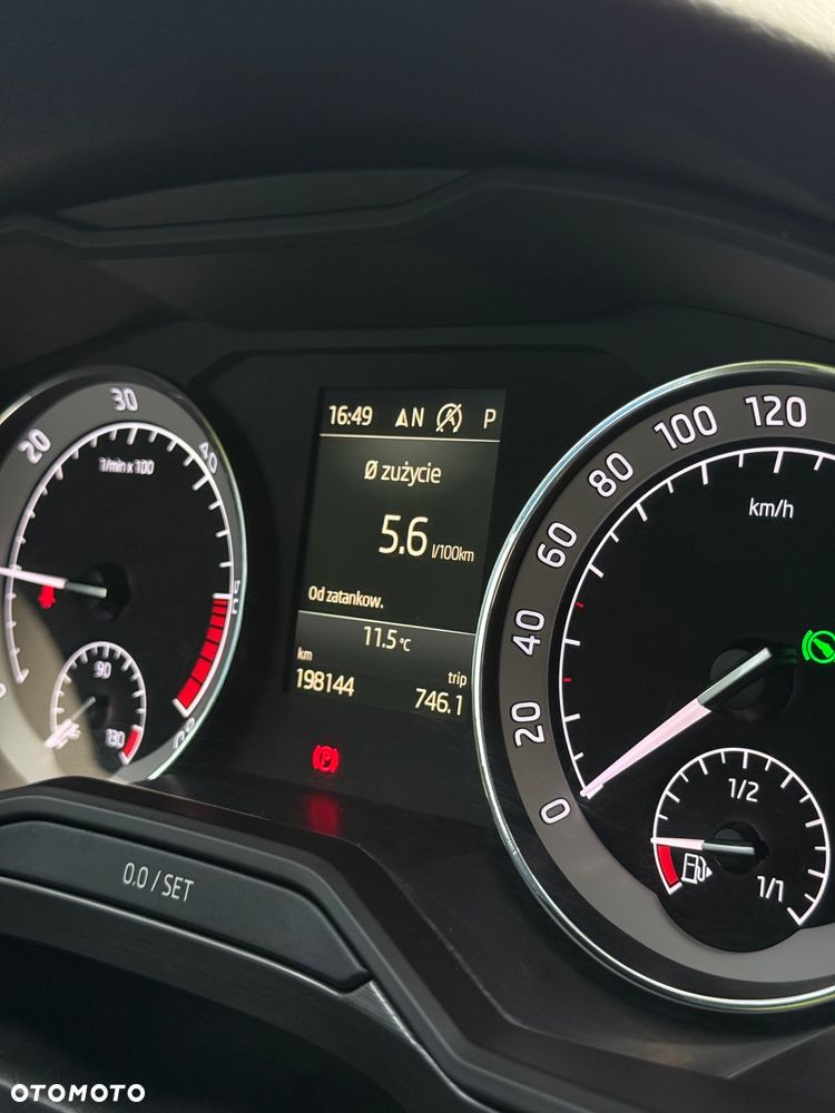Skoda Superb 2.0 TDI SCR 4x4 Style DSG - 39