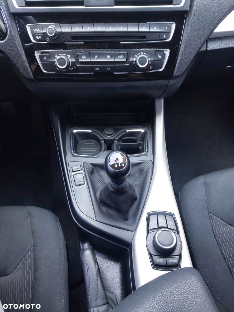 BMW Seria 1 116i - 8