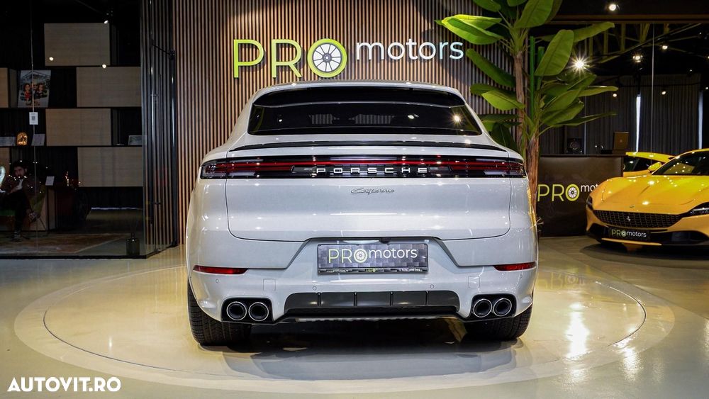 Porsche Cayenne Coupe E-Hybrid - 4