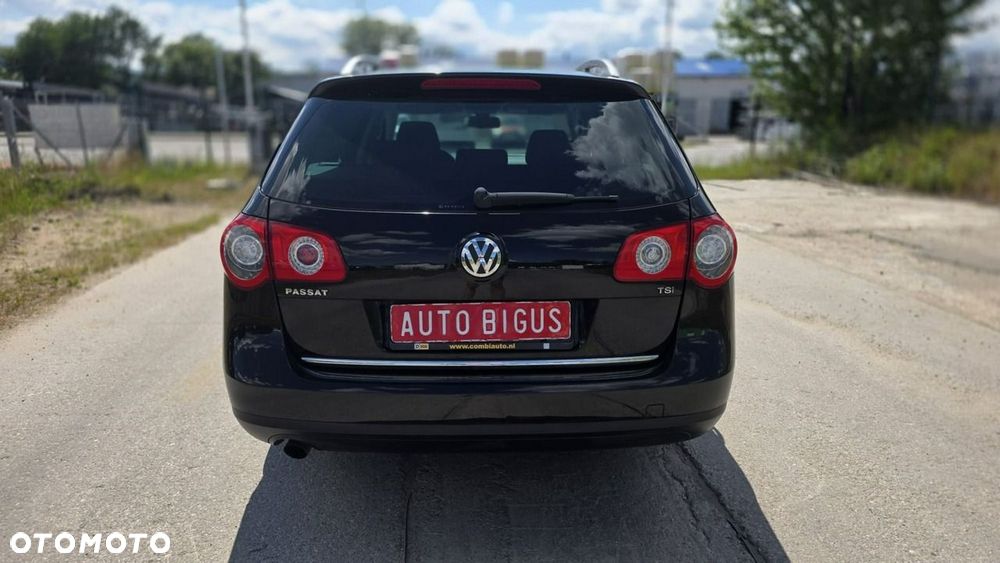 Volkswagen Passat - 4