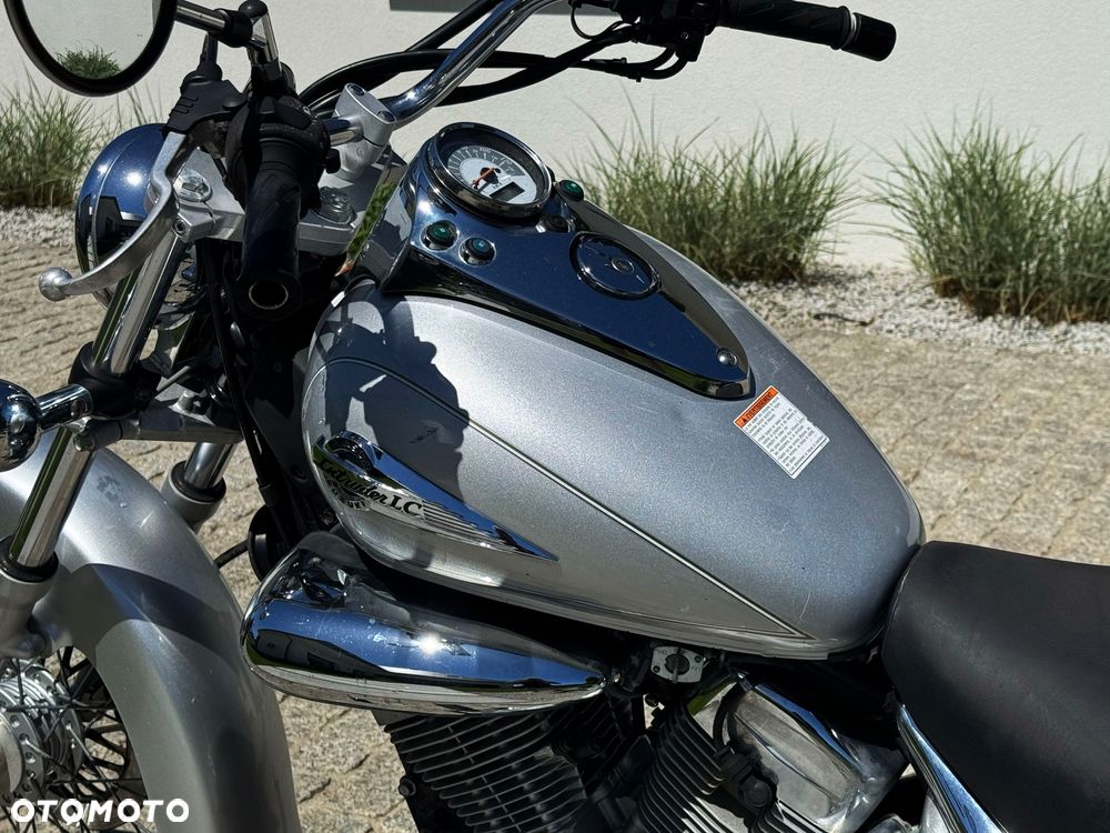 Suzuki Intruder - 18