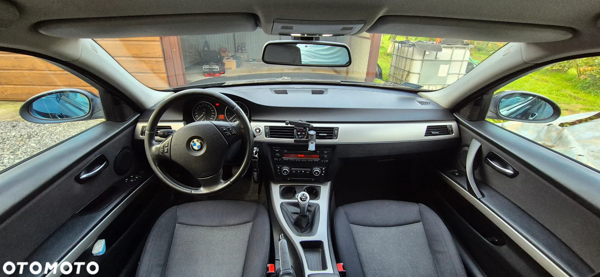 BMW Seria 3 318i - 4