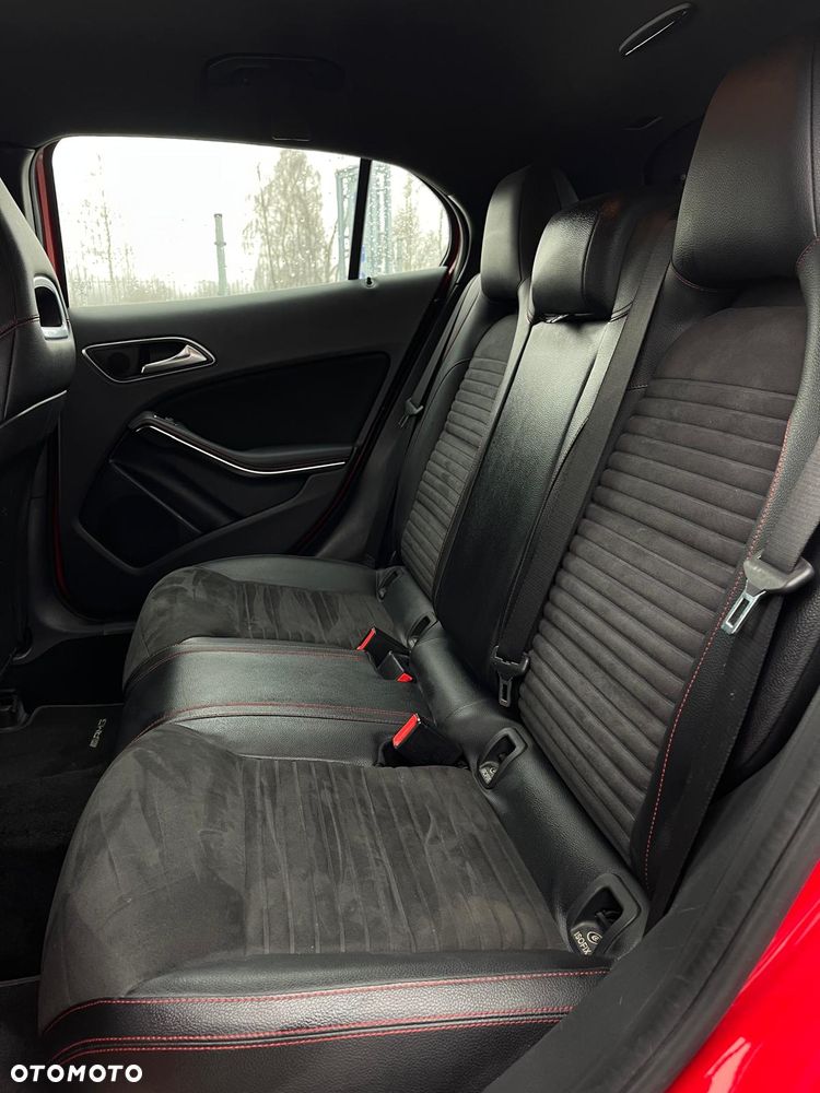 Mercedes-Benz GLA 200 7G-DCT AMG Line - 20