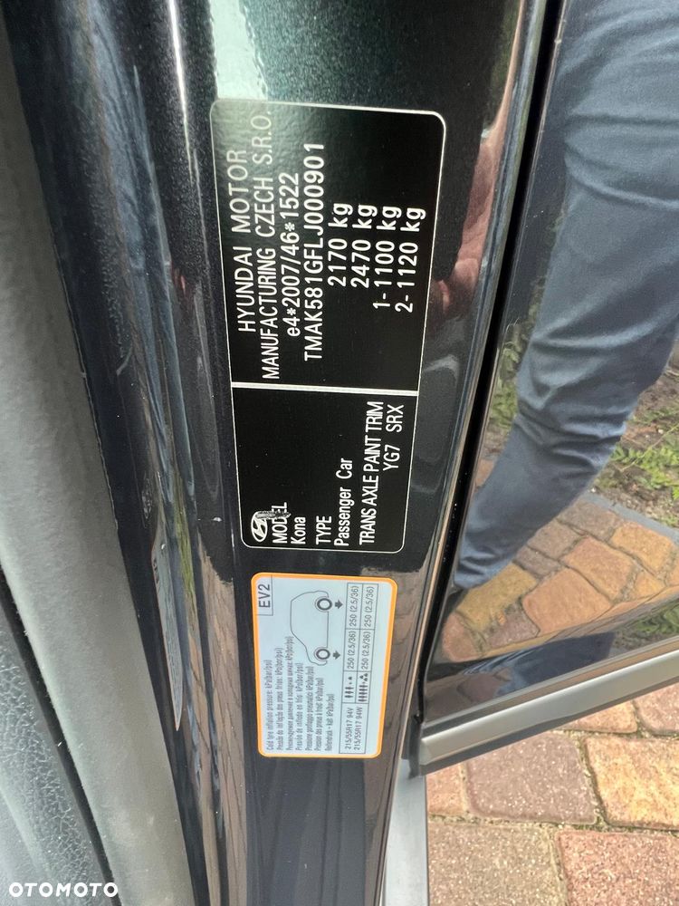 Hyundai Kona 64kWh Platinum - 38