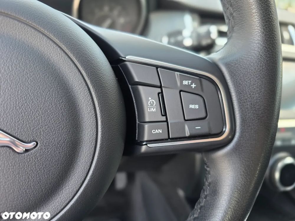 Jaguar E-Pace 2.0 i4P AWD R-Dynamic SE - 21