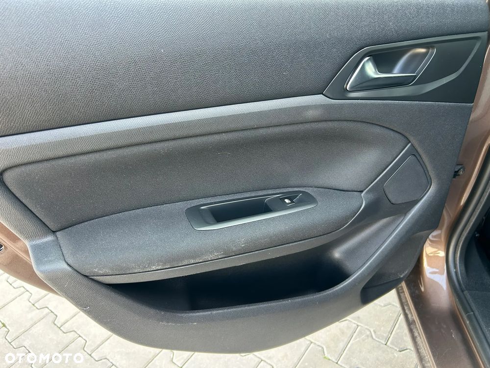 Peugeot 308 - 24
