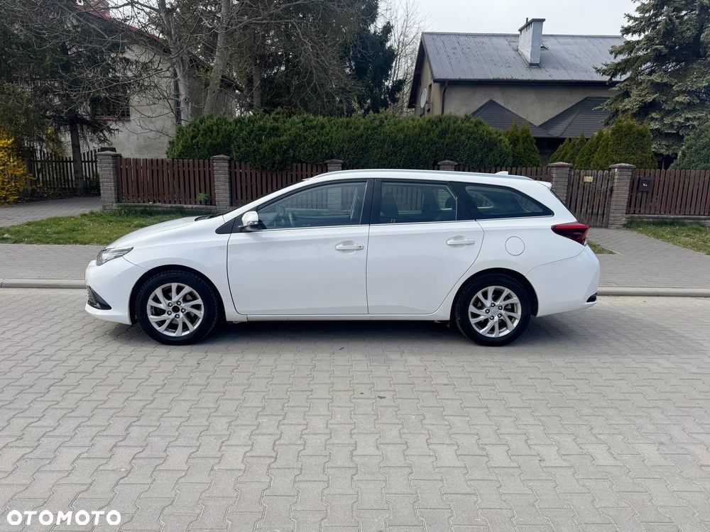 Toyota Auris - 5