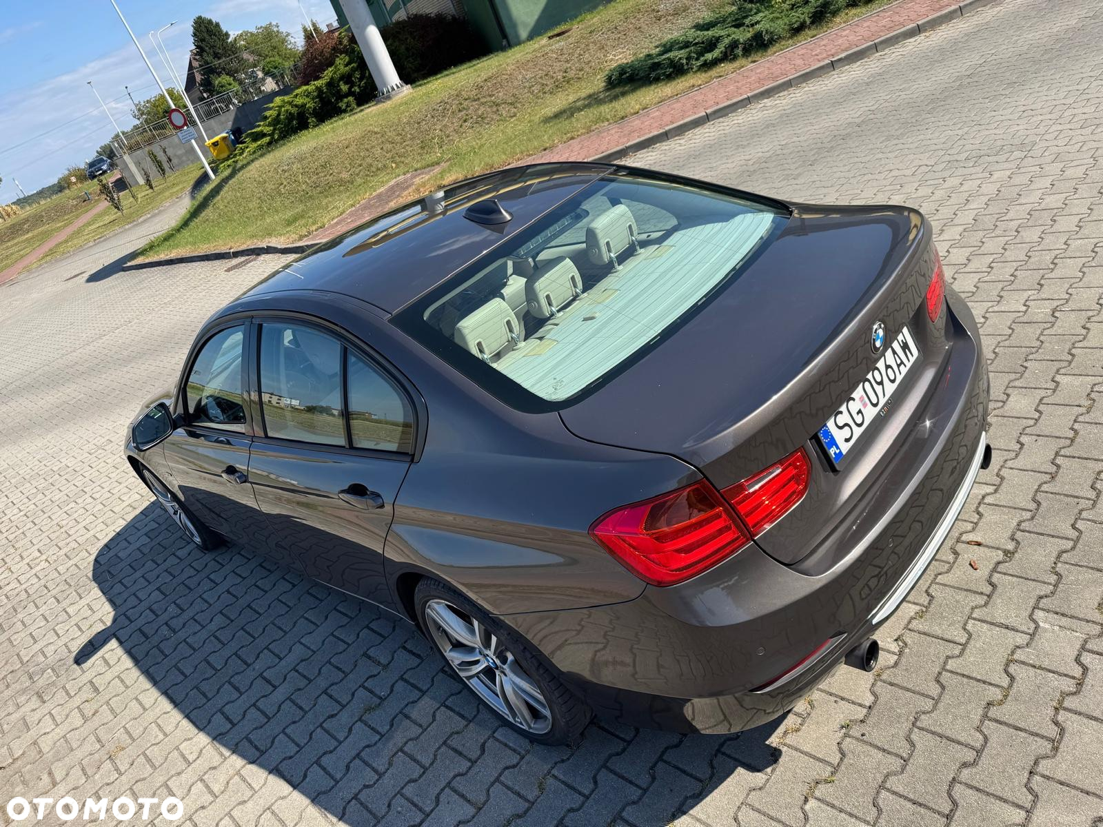 BMW Seria 3 335i Modern Line - 11
