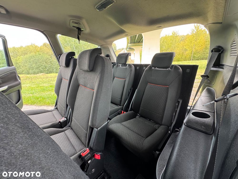 Ford S-Max - 12
