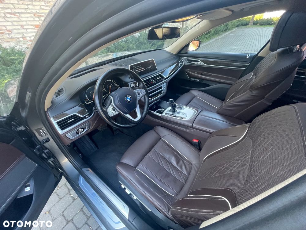 BMW Seria 7 740Le iPerformance - 7