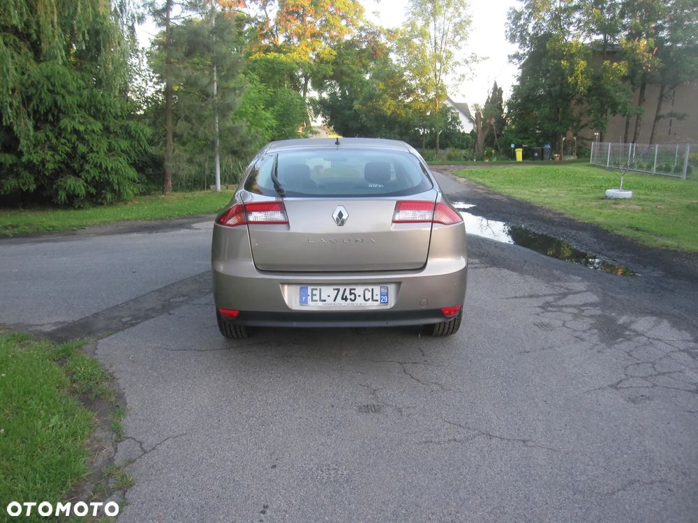 Renault Laguna dCi 110 FAP Bose Edition - 17