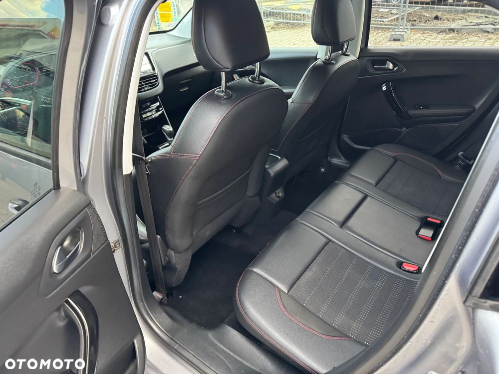 Peugeot 2008 1.2 Pure Tech GPF Allure S&S EAT6 - 12