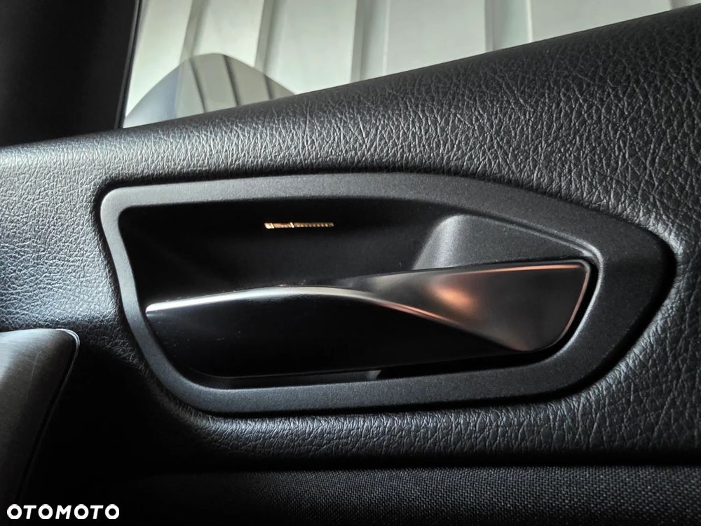 BMW Seria 1 118i Sport Line - 37