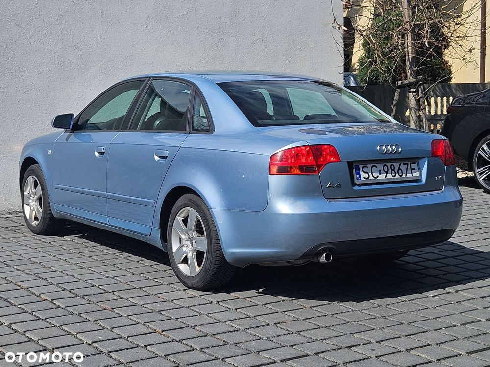 Audi A4 Avant - 10