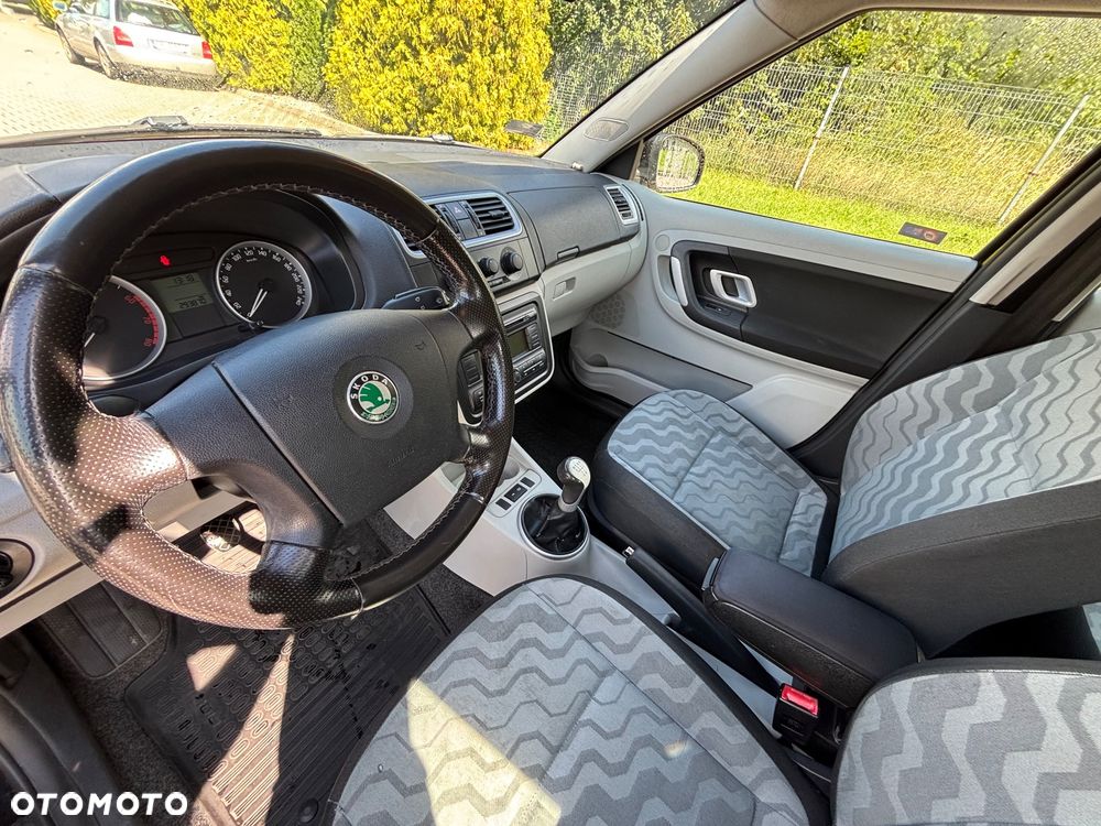 Skoda Fabia 1.6 16V Style - 11