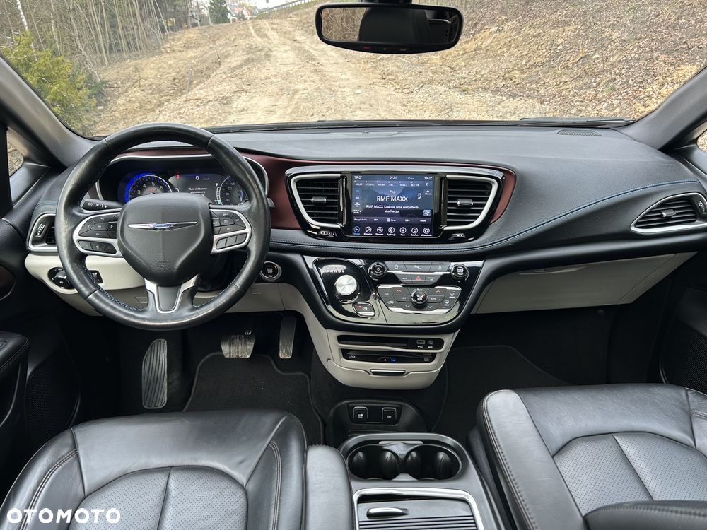 Chrysler Pacifica - 6