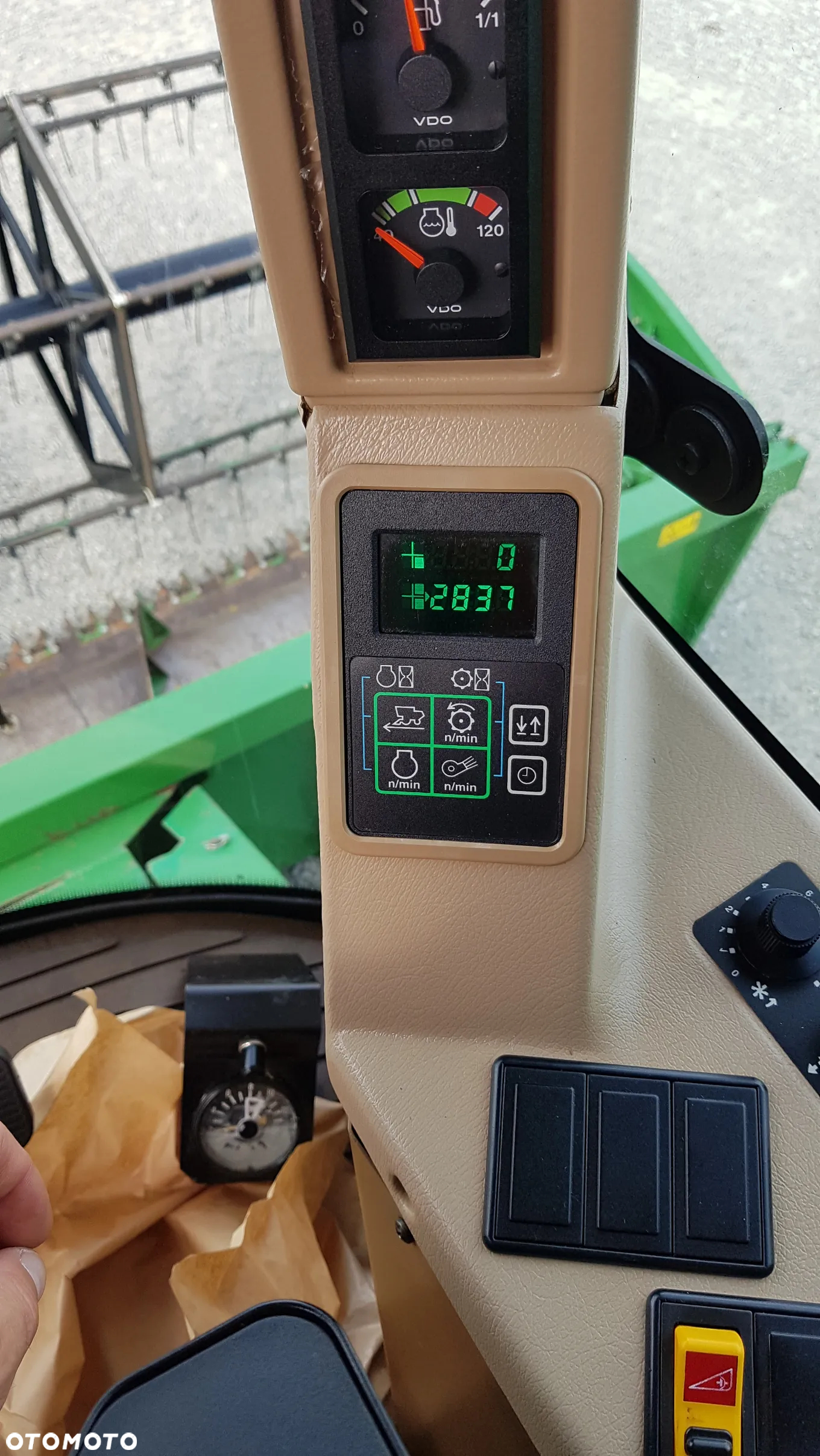 John Deere 2254 - 24