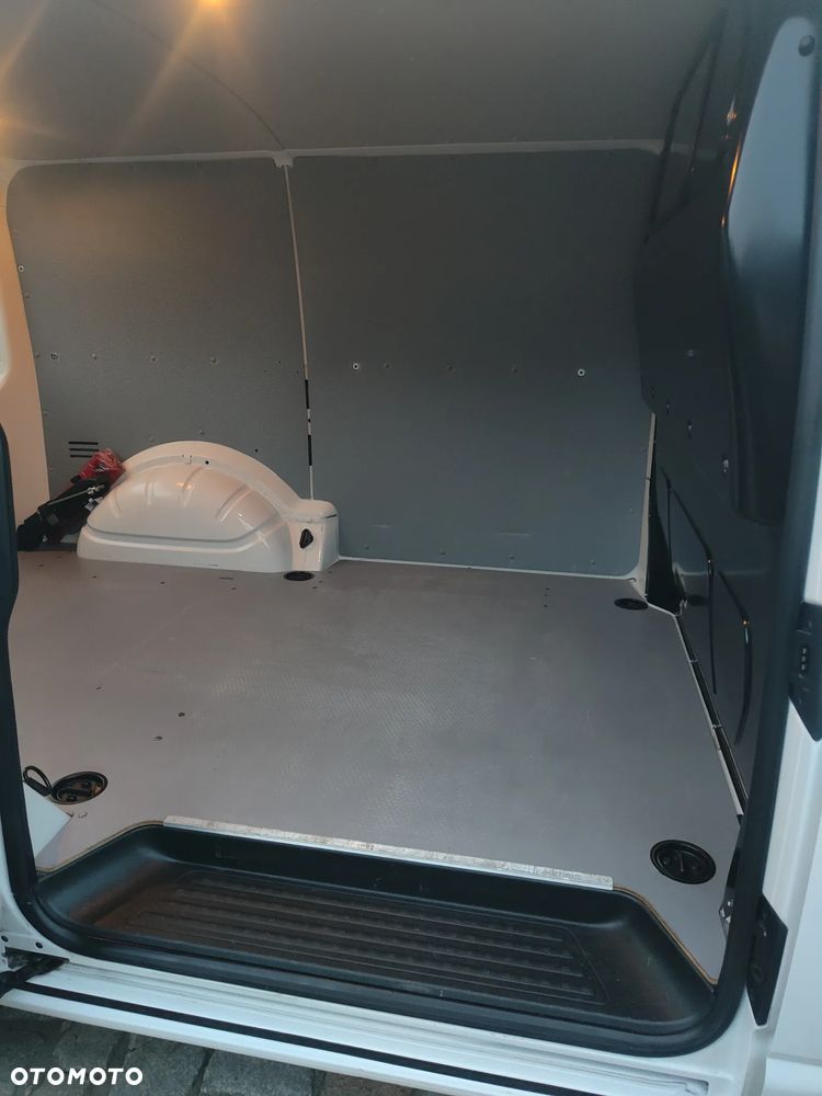 Volkswagen Transporter T6 L1H1 2.0 TDI 150 kM - 26