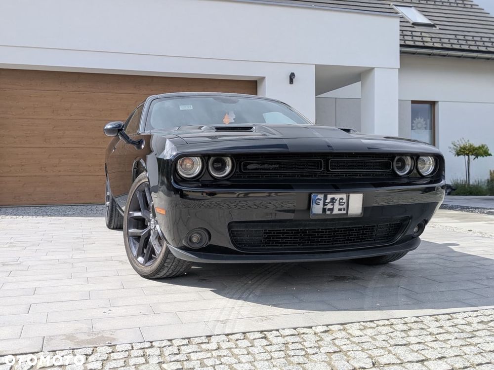 Dodge Challenger - 1