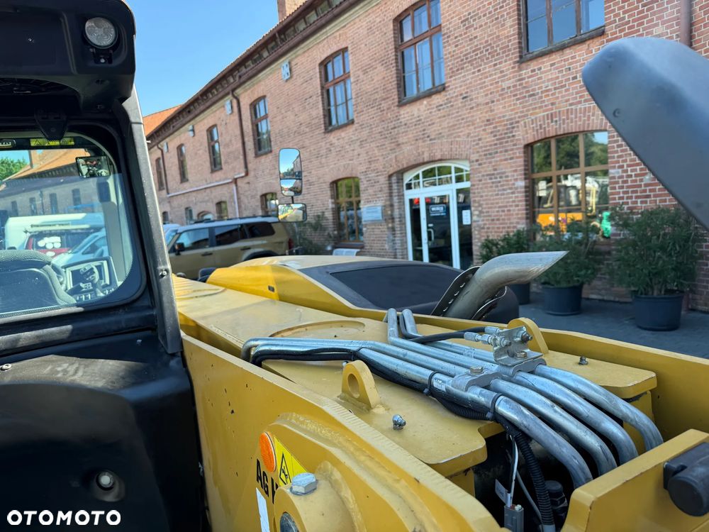 Caterpillar TH 408 D - 18