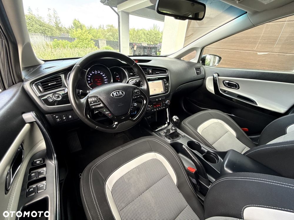Kia Ceed 1.6 GDI Business Line - 16