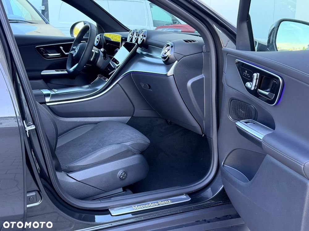 Mercedes-Benz GLC - 21