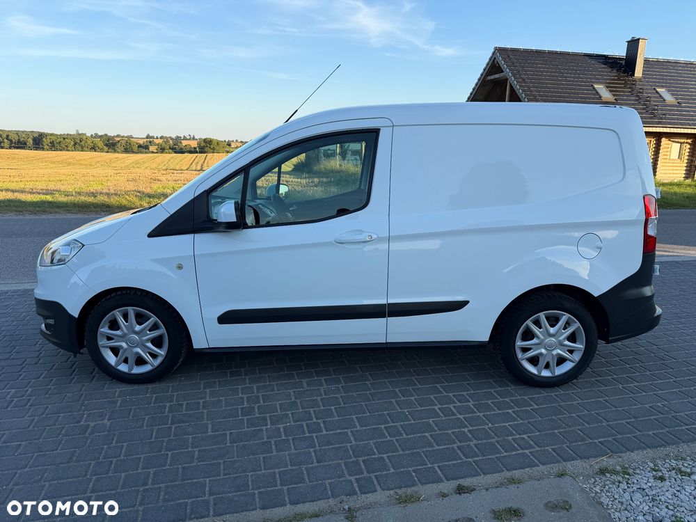 Ford Transit Courier - 20