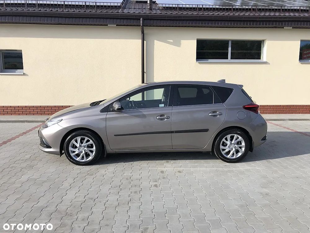 Toyota Auris 1.6 Prestige - 8