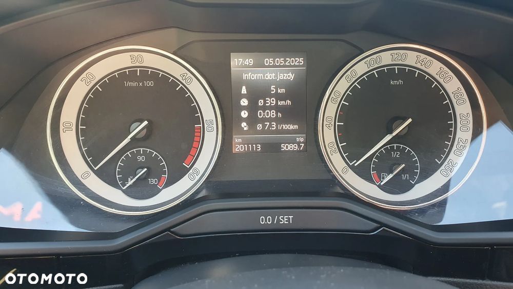 Skoda Superb 2.0 TDI L&K DSG - 8