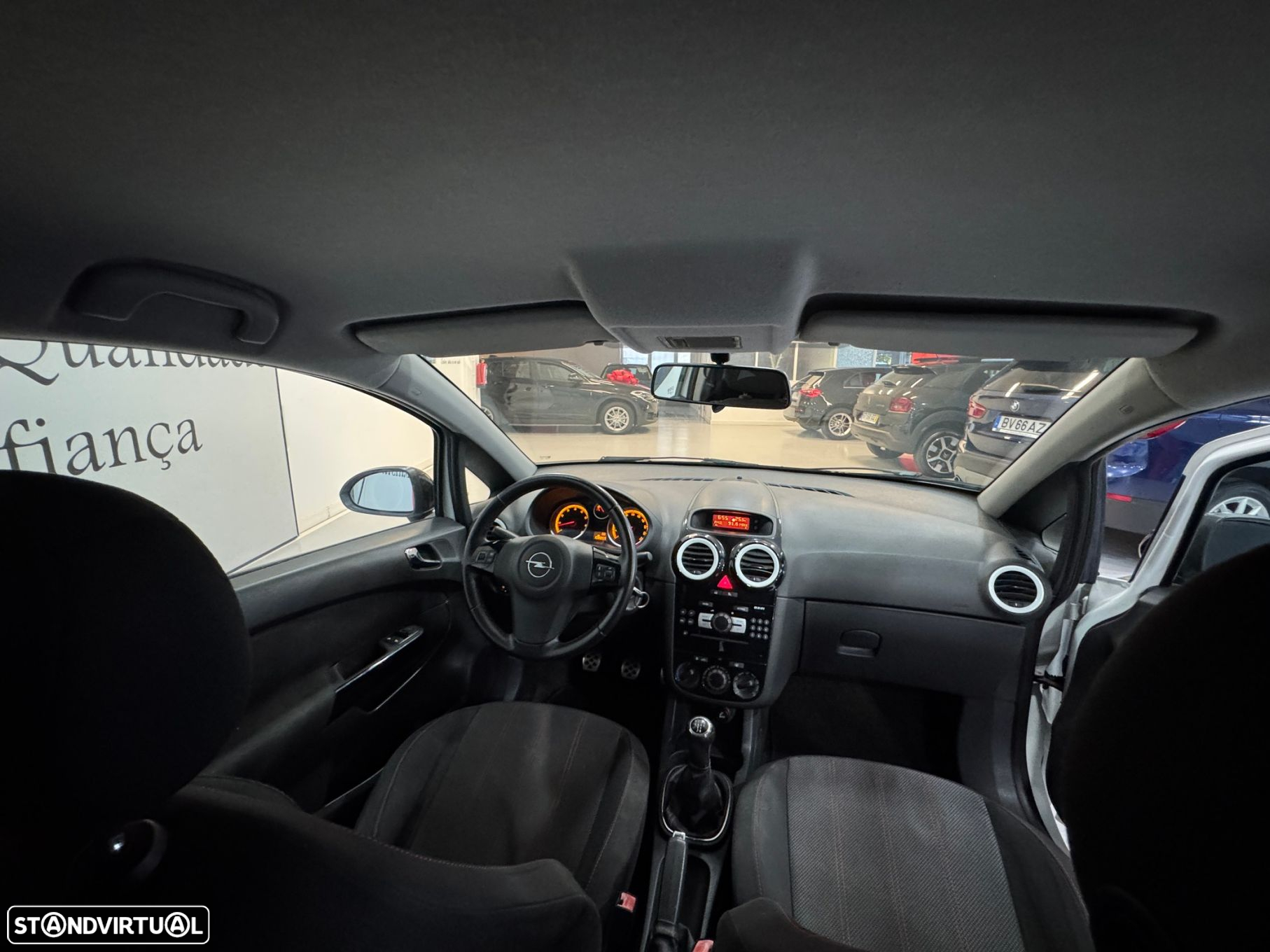 Opel Corsa 1.2 Black Edition - 34