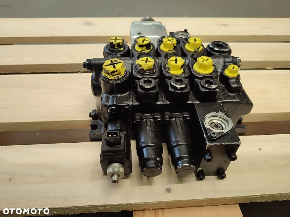 Rozdzielacz hydrauliczny 2000221230 BUCHER - 7