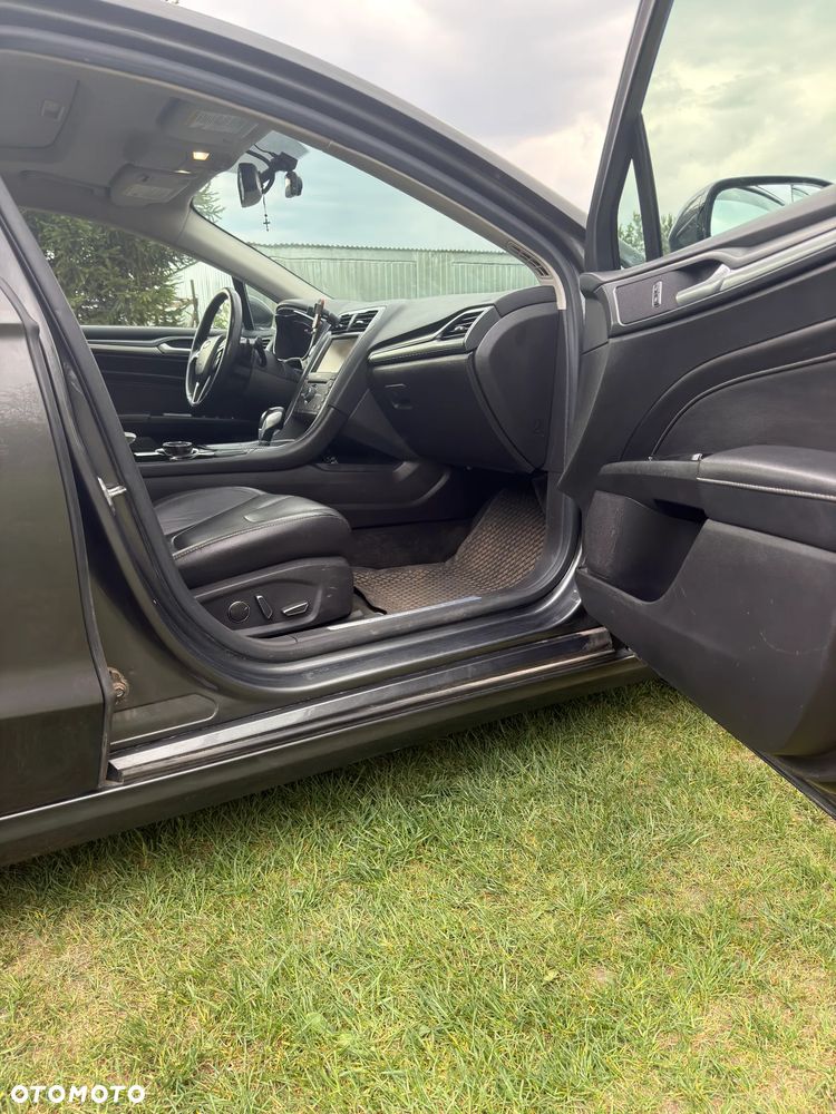 Ford Fusion 2.0 EcoBoost Titanium - 18