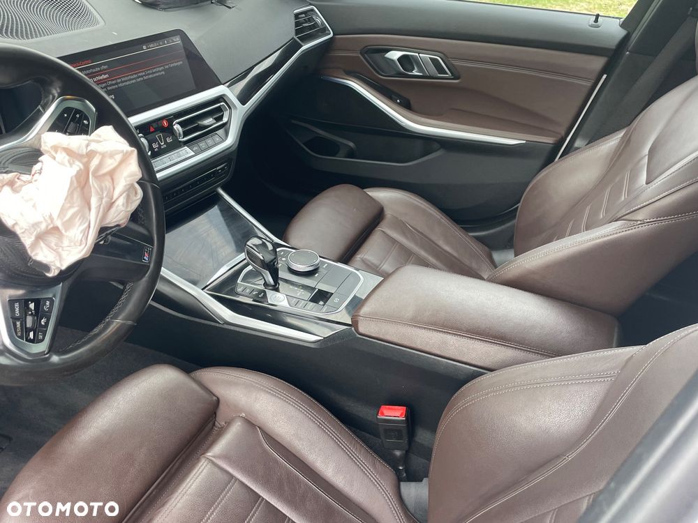 BMW Seria 3 320d M Sport - 5