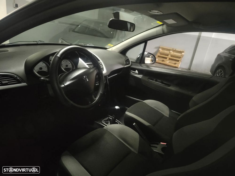Peugeot 207 1.4 HDi Urban — fotografia 6